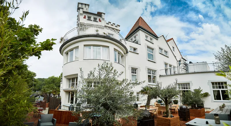 ArabesQ: Unassuming from the outside. A different world inside.